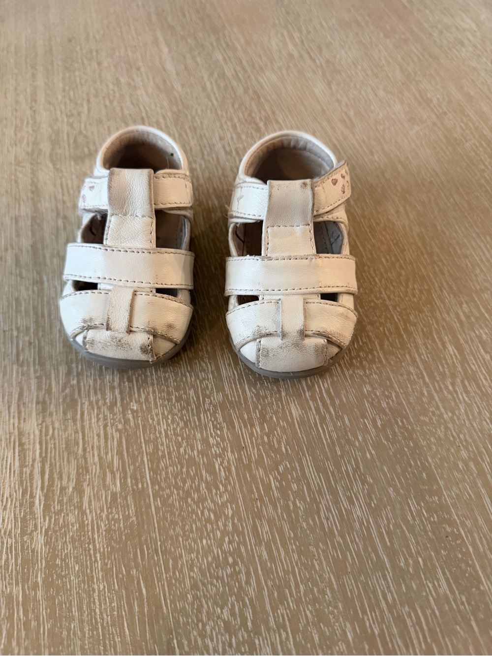 See Kai Run White Sandals play condition size 4